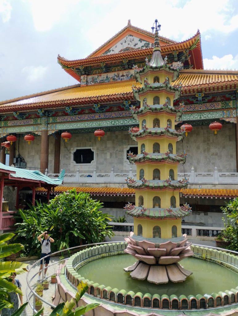 Patio central de Kek Lok Si