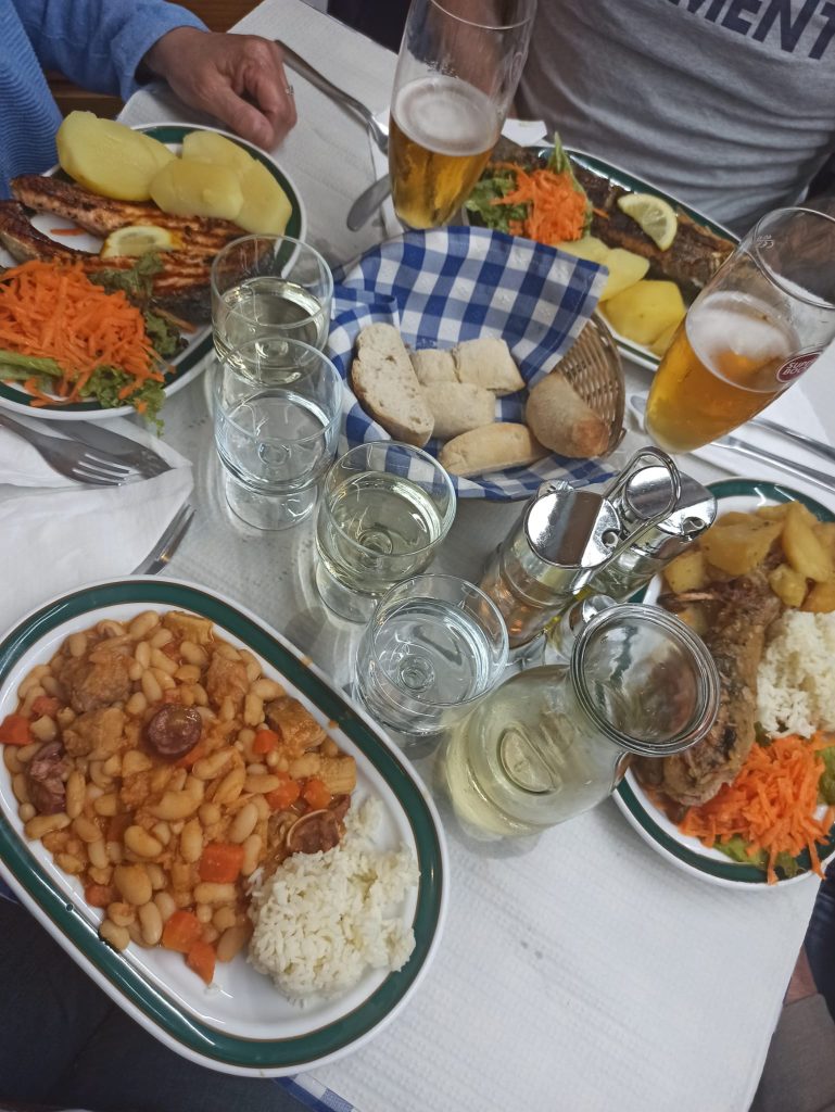 Menú del día en un restaurante de comida típica de Oporto