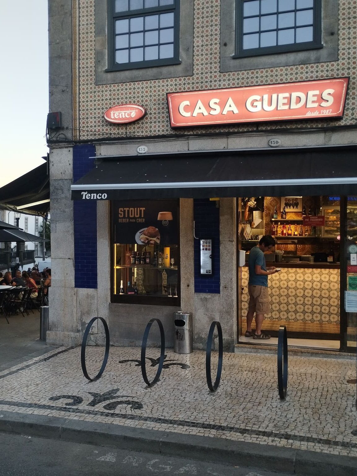 Casa Guedes in Praça dos Poveiros, another of the best restaurants in Porto.