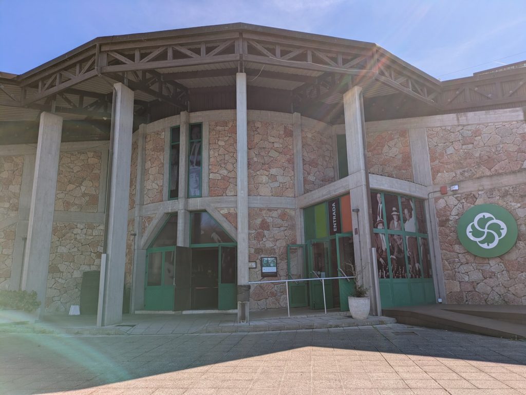 Edificio del museo en Nava